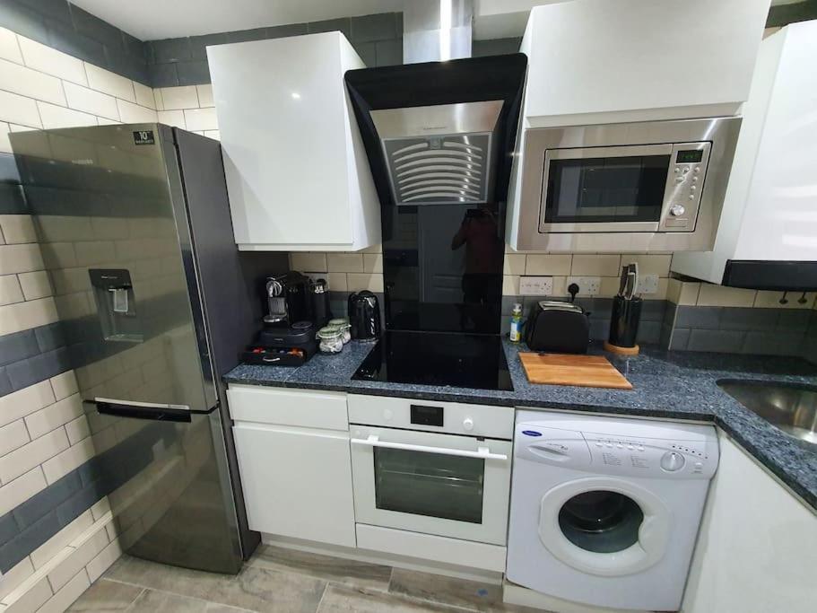 Crash Pad In Luton Town Лутон