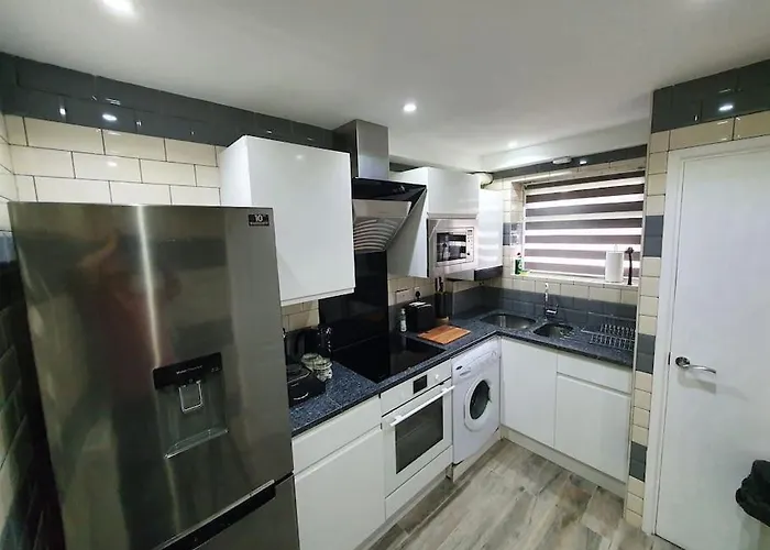 Crash Pad In Luton Town