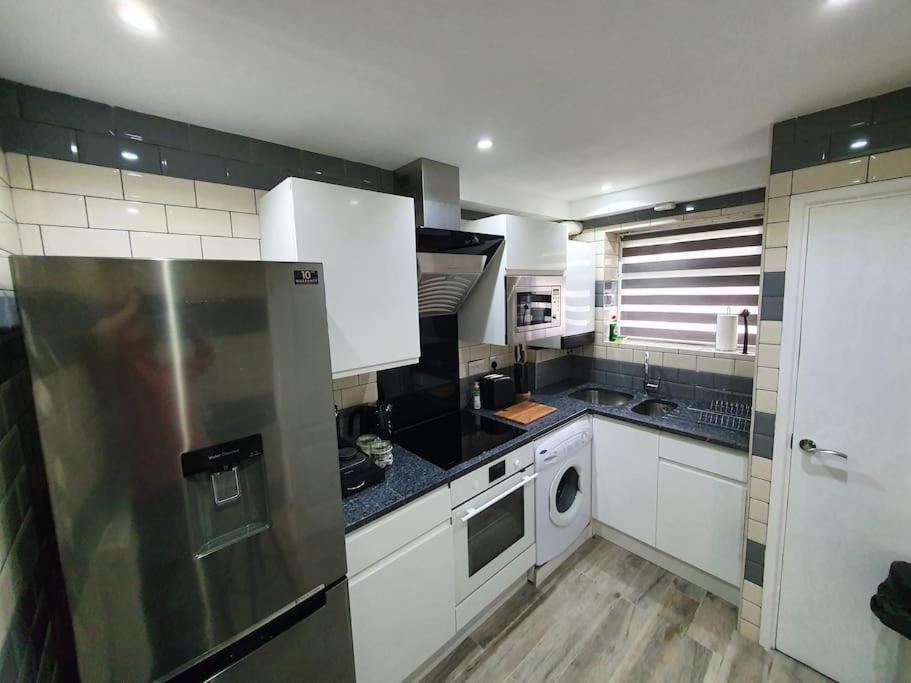 Crash Pad In Luton Town *